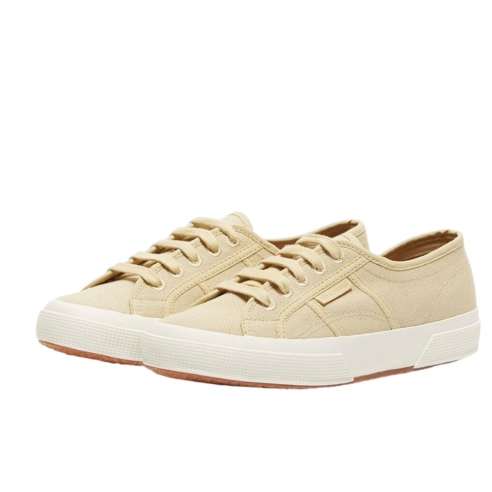 NWT Superga 2750 Organic Canvas Low-Top Sneakers in Natural
